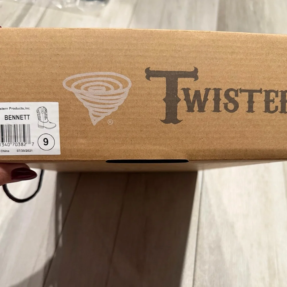 Twister Kids Brown and Blue Western Boots size 9 like new condition worn 2x - Picture 7 of 11